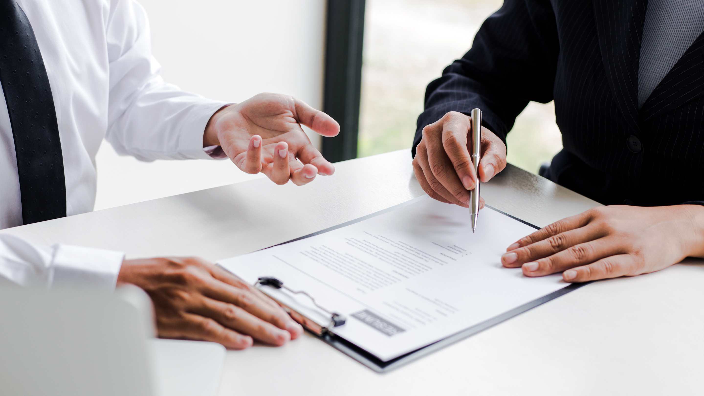 Understanding Non-Compete Clauses in Canadian Employment Contracts
